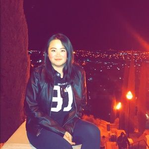 Meet your Posher, Debbie